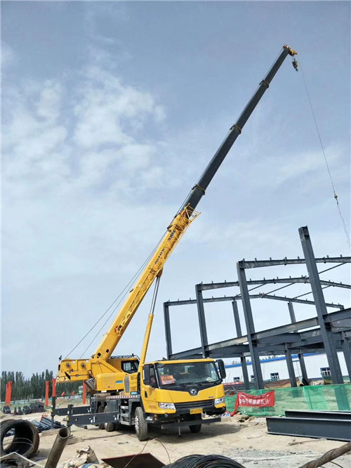 九江市超高层建筑钢结构吊装案例